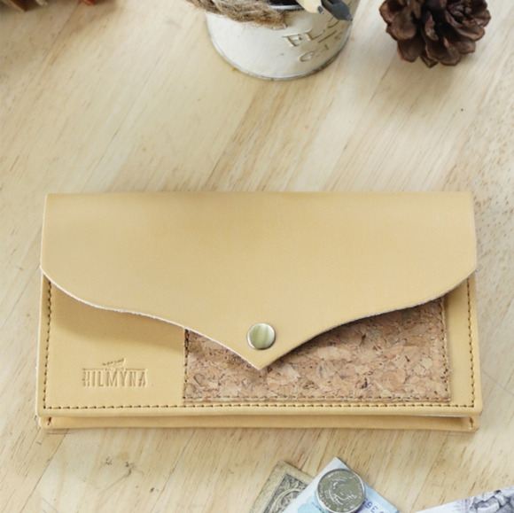HILMYNA‎ Clutch Wallet - Picture 1 of 10